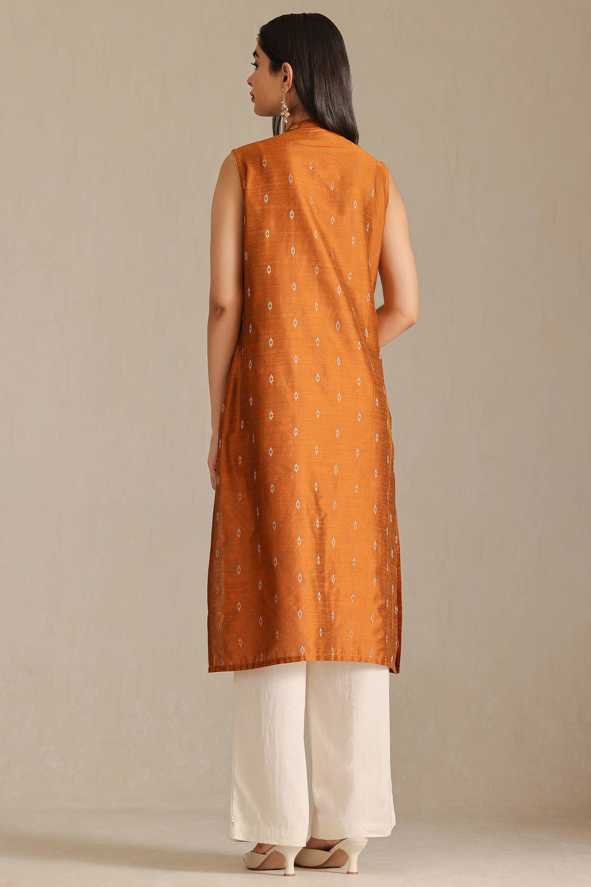 Mustard Viscose Blend Woven Design Kurta With Zari - View 3