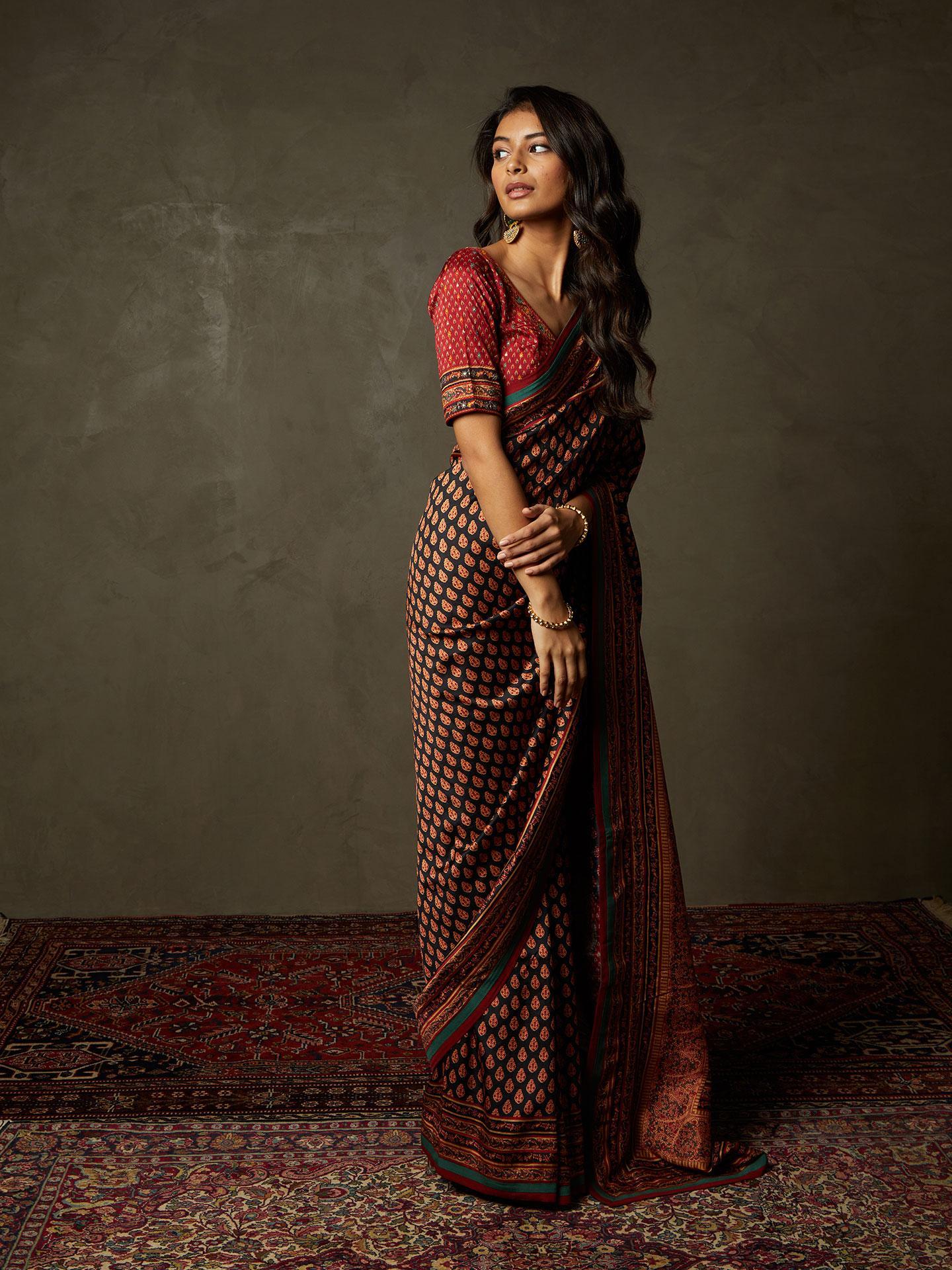 Black & Red Sanganeri Saree With Unstitched Blouse - View 2